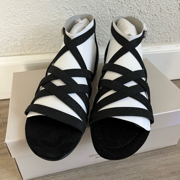 MARC Fisher Strappy Sandal Black, Size 7 - Picture 1 of 5